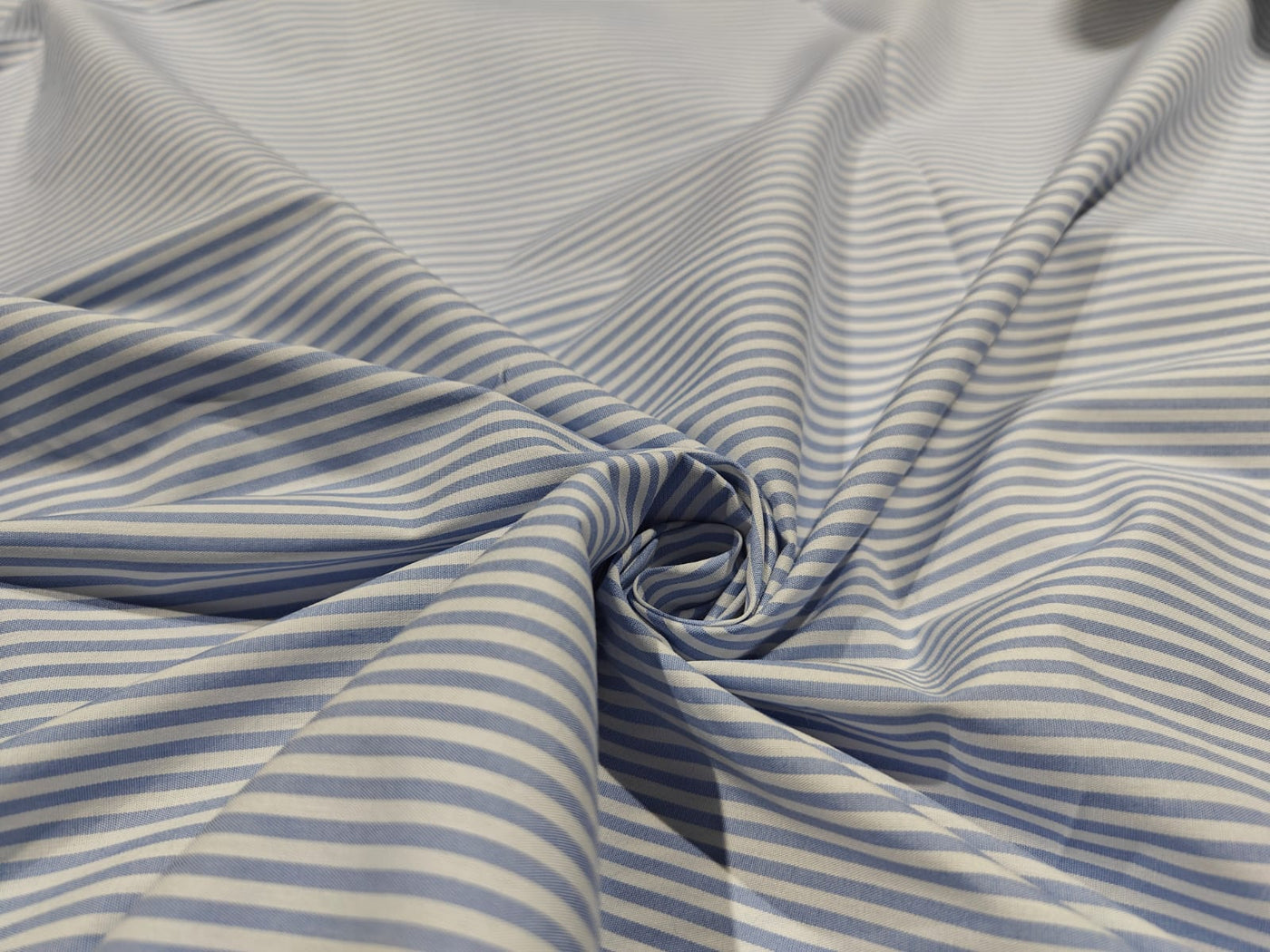 100% Cotton Poplin  Millmade Yarn dyed Cotton poplin blue /white stripes lycra 50 inches wide [17233]