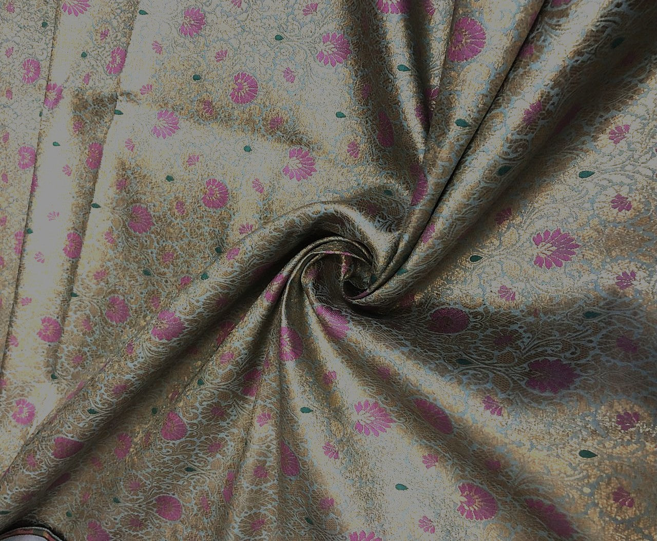 Silk Brocade fabric all over gold jacquard vines with floral motifs in 2 different colors lilac with rusty red and sea blue with pink BRO1098[1/2]