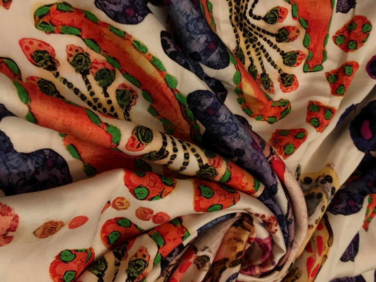 100% Pure Silk 100 grams satin printed 44"wide fabric big multi coloured [18555]