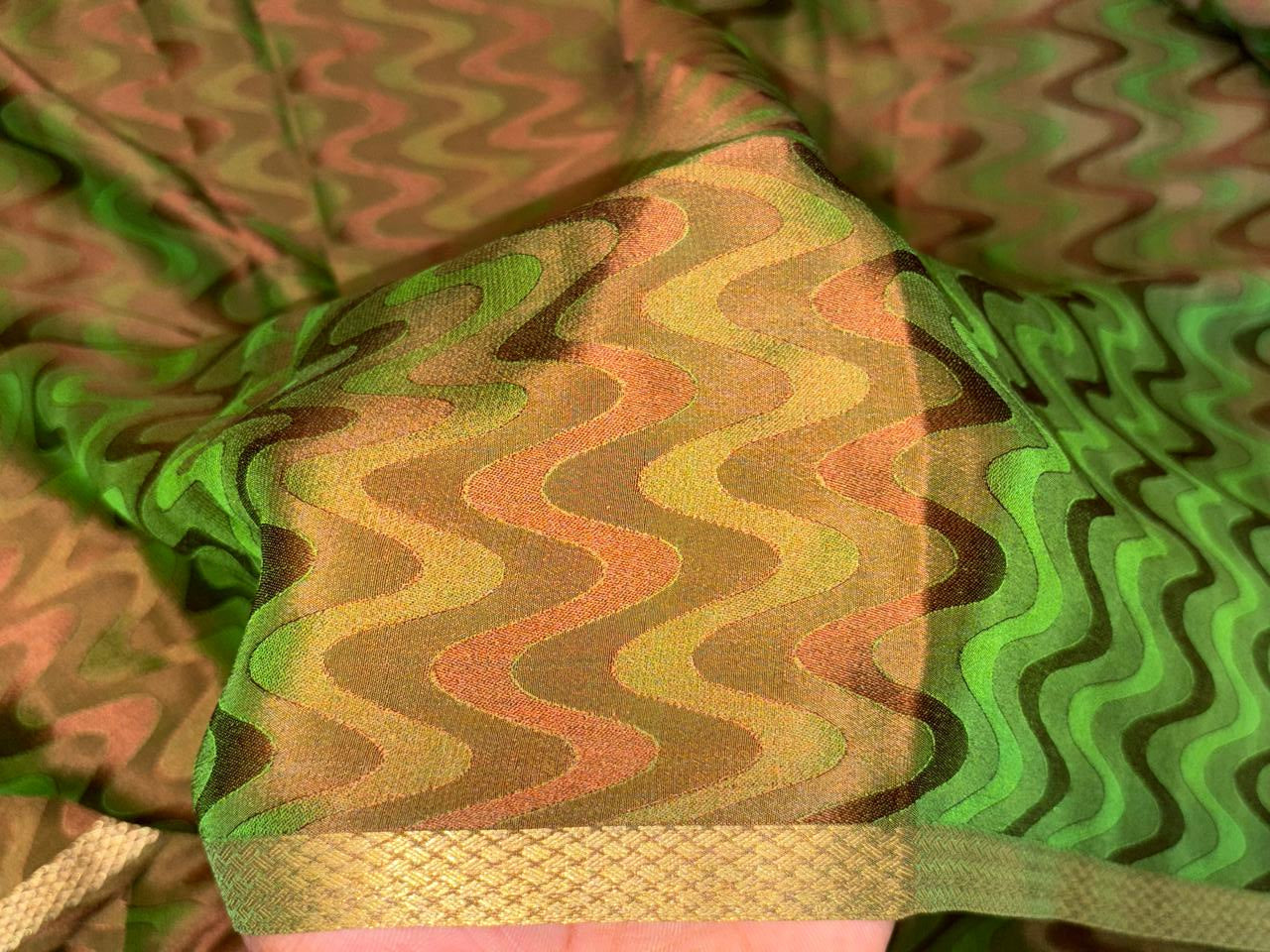 100% Silk Crepe Jacquard Fabric – Two-Tone Finish in Teal,Navy & Green/Burgundy & Red/Gold  44” Wide  16 Momme [18369/70/71]