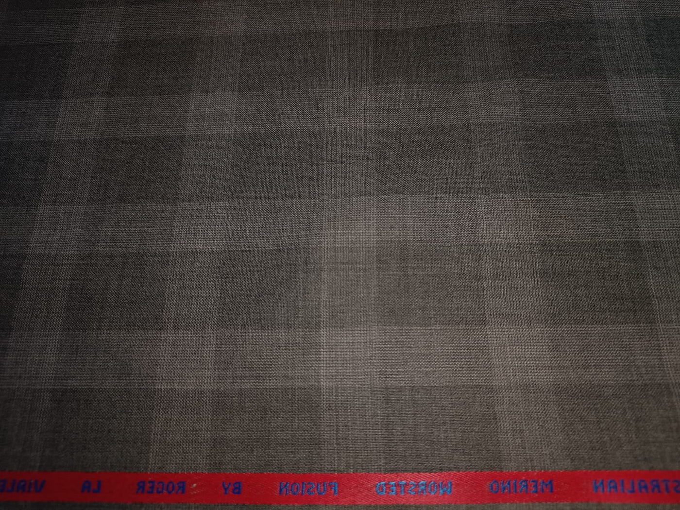 Suiting 70% wool 30% polyester  fabric GREY plaids roger 58" wide [15416]
