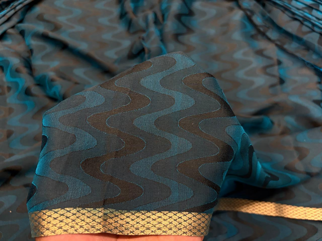100% Silk Crepe Jacquard Fabric – Two-Tone Finish in Teal,Navy & Green/Burgundy & Red/Gold  44” Wide  16 Momme [18369/70/71]