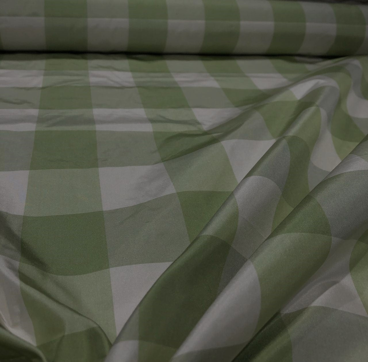 Silk taffeta green / ivory  2" X 2" plaids 54" wide  TAFNEWC4[3]