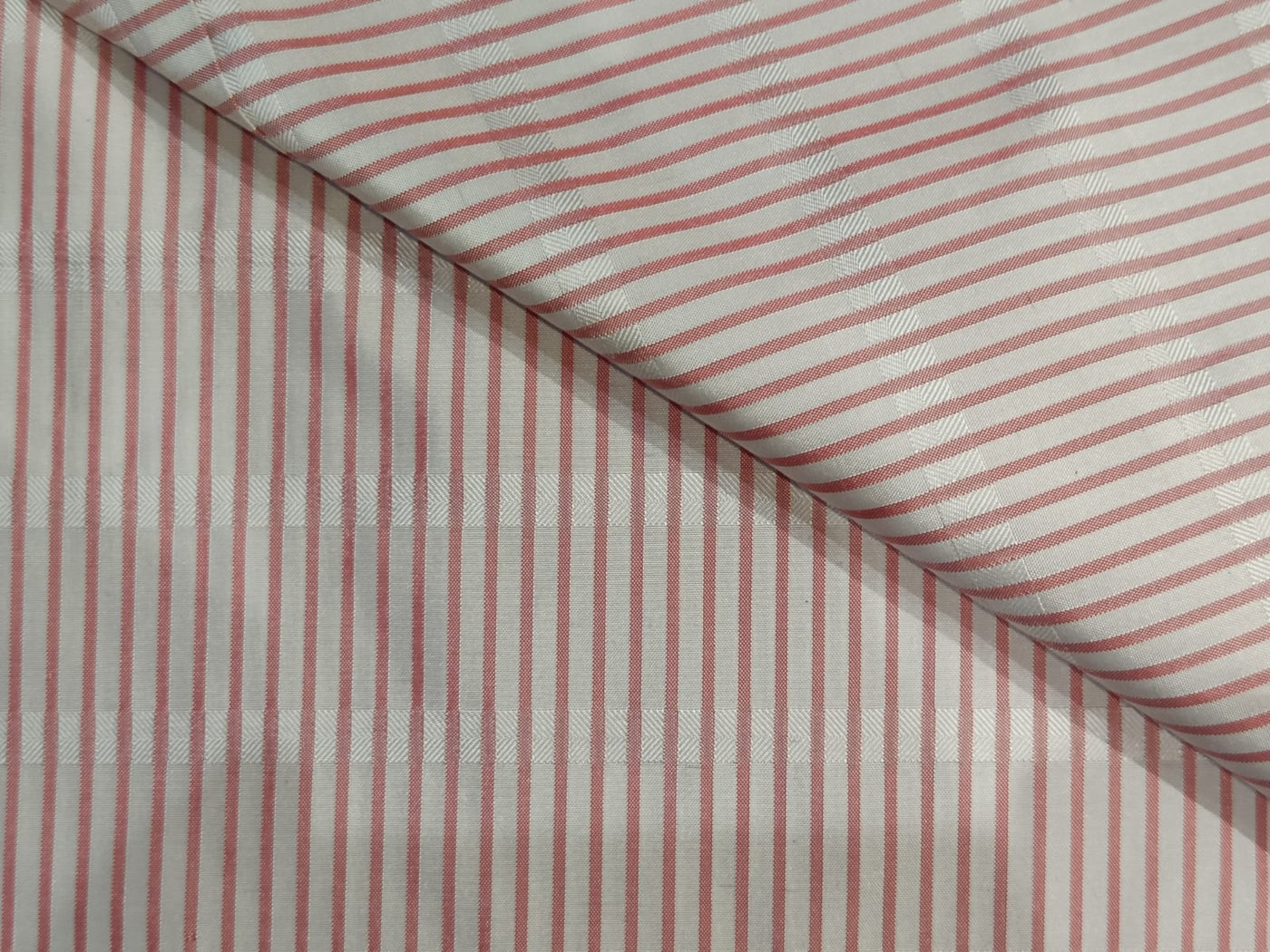 SILK TAFFETA FABRIC RED X WHITE WITH JACQUARD STRIPES COLOR 48" wide TAF#S127[7]