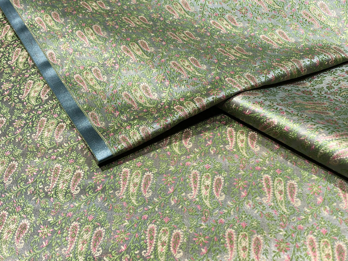 Silk Brocade fabric silver grey with pink and gold  paisley  jacquard BRO1024[2]