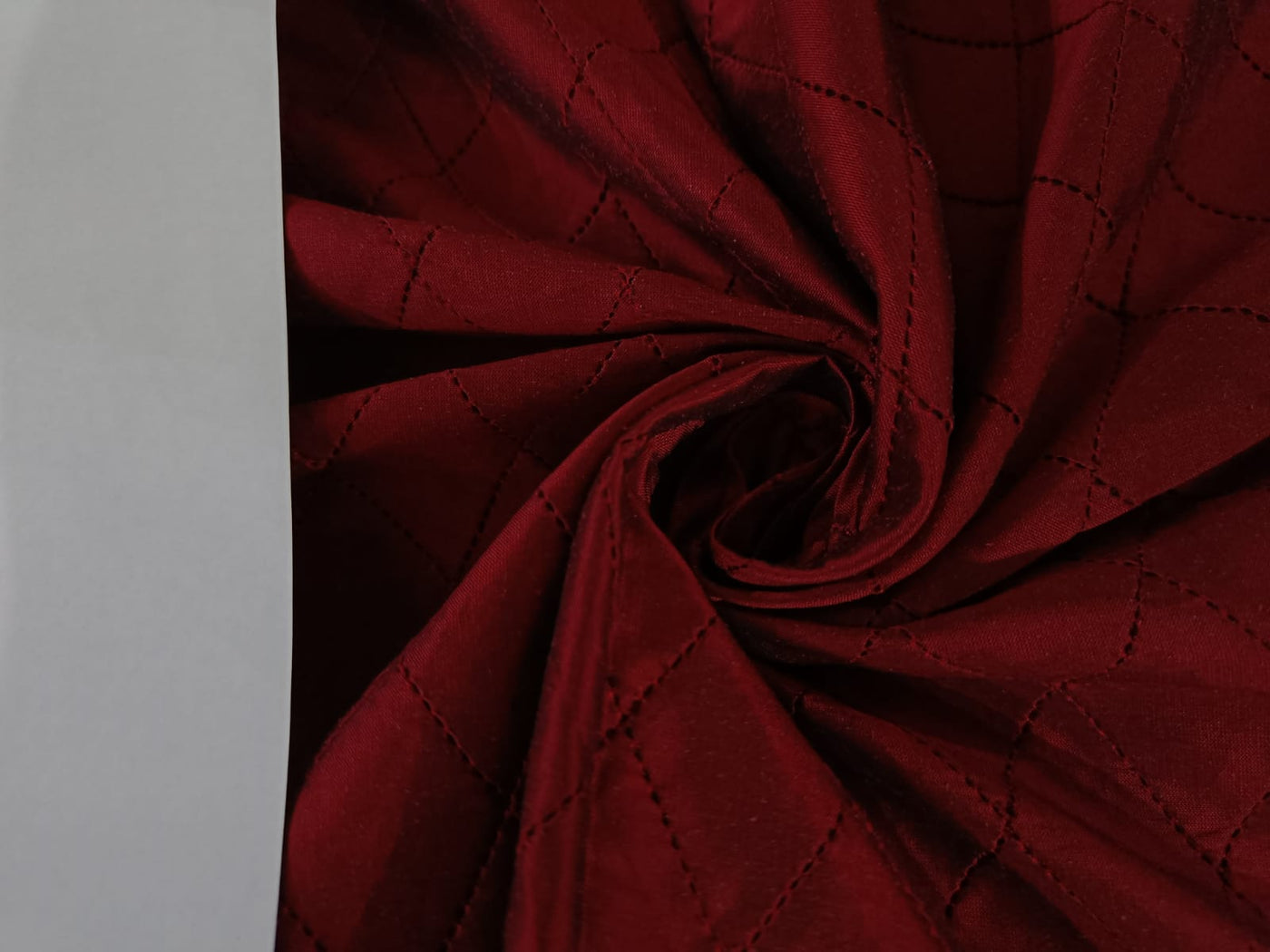 SILK DUPIONI red x black  color pintuck Fabric {diamond } 44" wide DUPP15[2] 0.60 yards