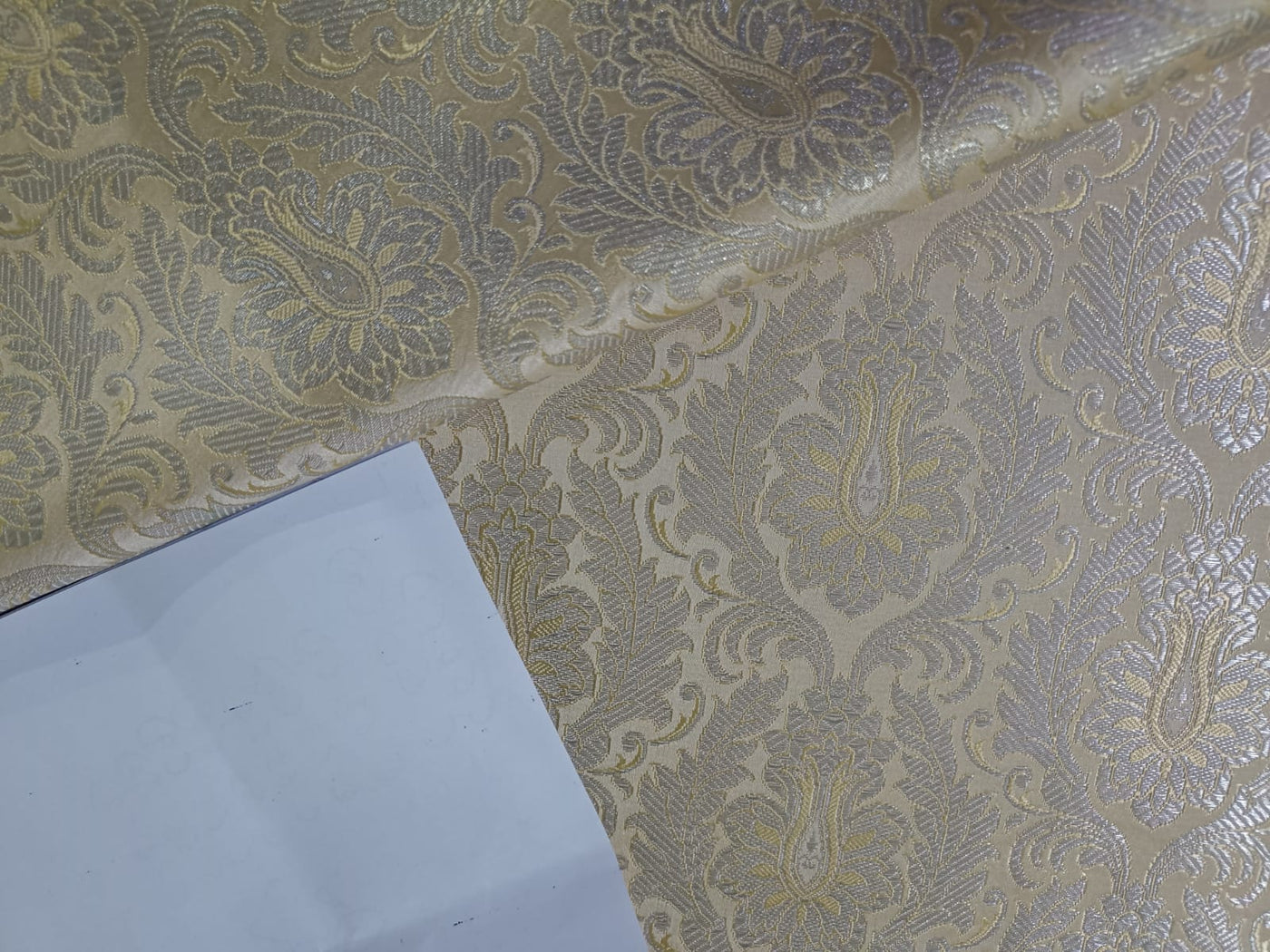 Silk Brocade fabric Light Gold & Metallic Silver Color 44" wide BRO228[1]