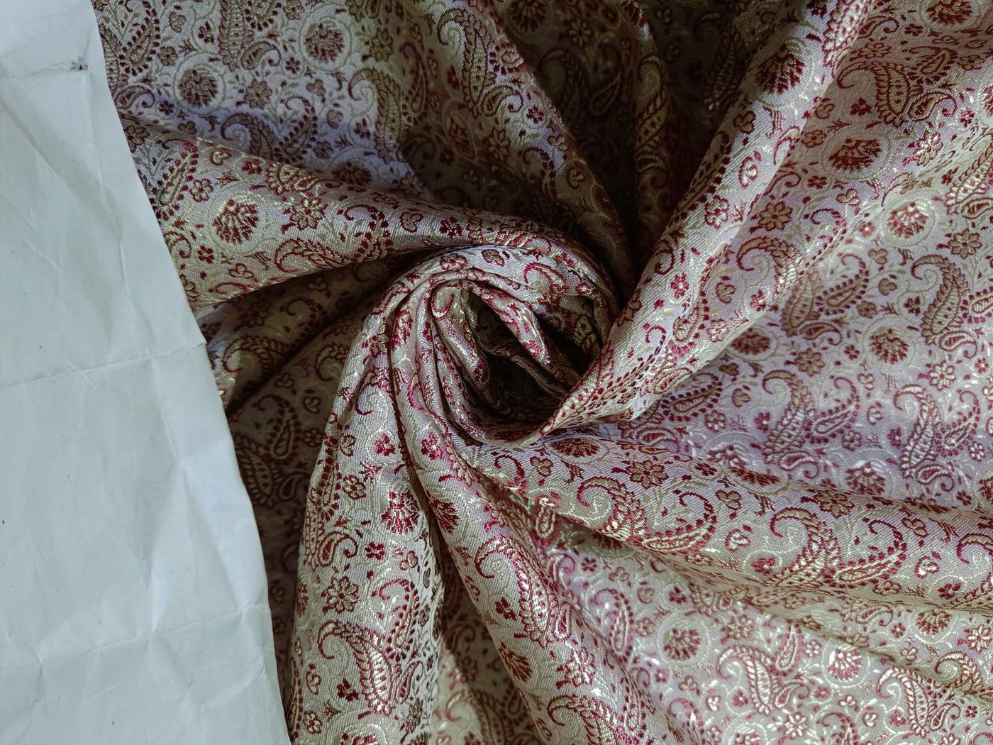 SILK BROCADE FABRIC Cream, Red & Light Gold COLOR 44" wide BRO218[4]