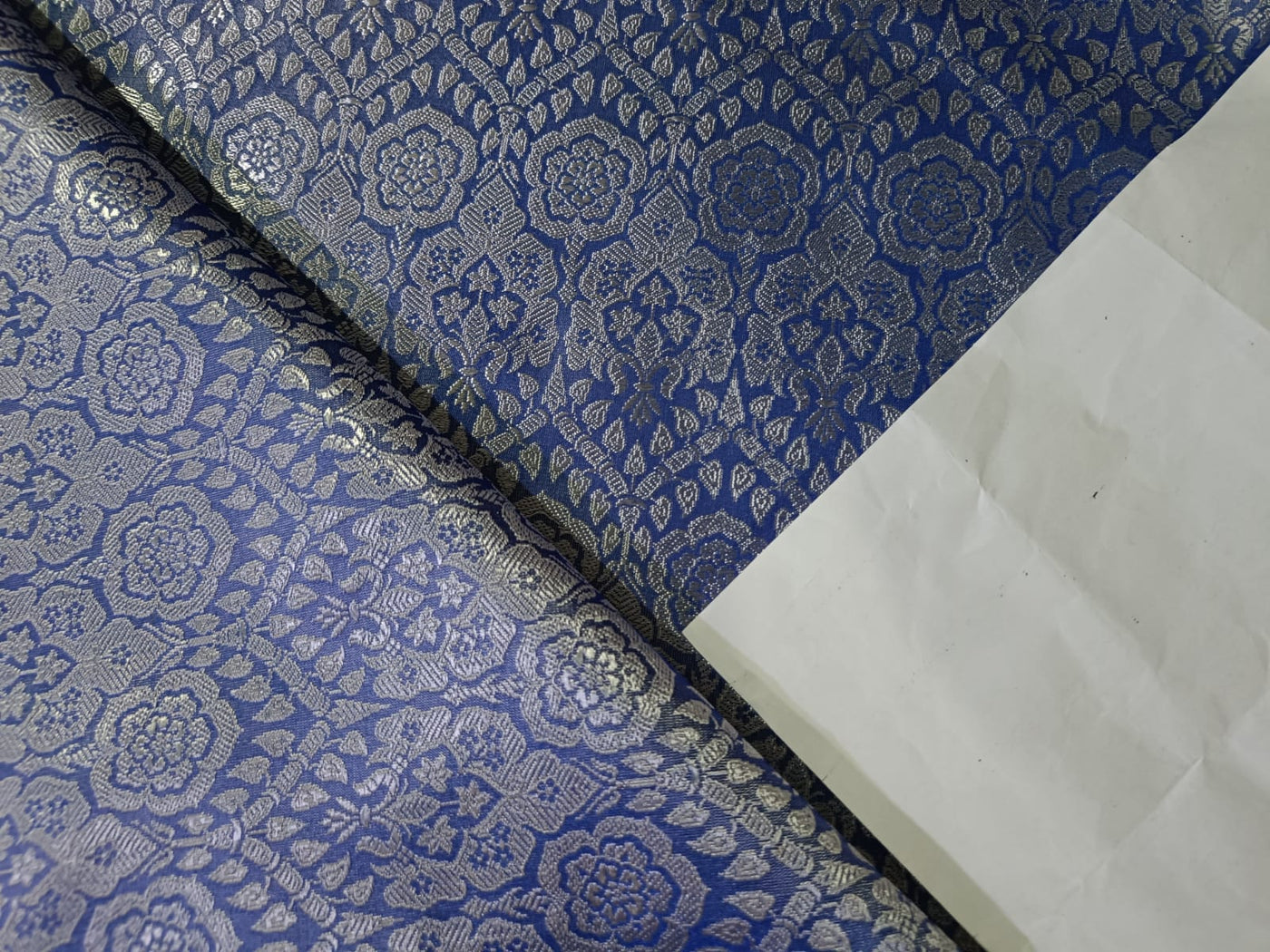 SILK BROCADE FABRIC Ivory & Light Indigo Blue COLOR 44" wide BRO218[2]