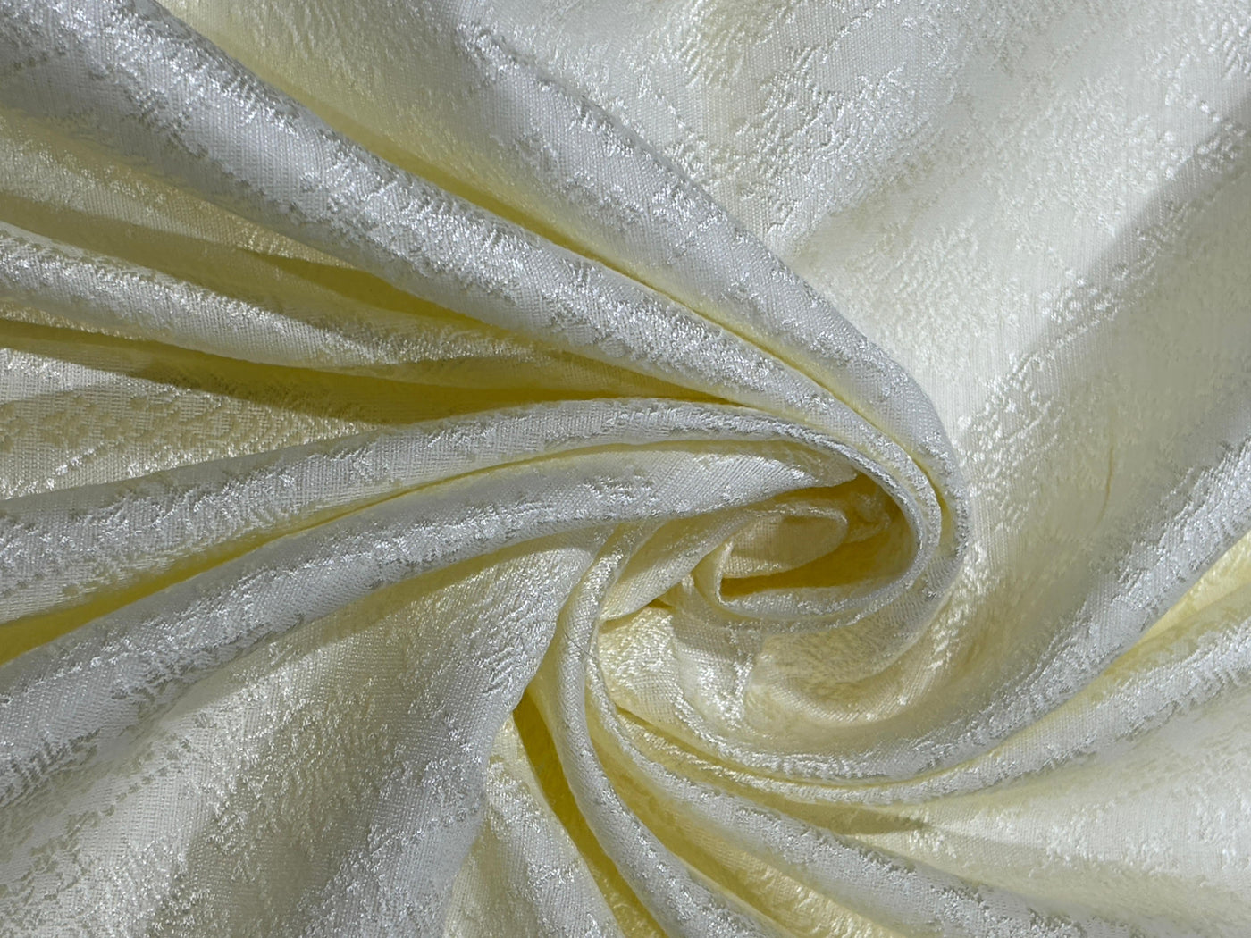 Brocade Fabric off white diamond self  motif  all over Jacquard 44" BRO1027[3]