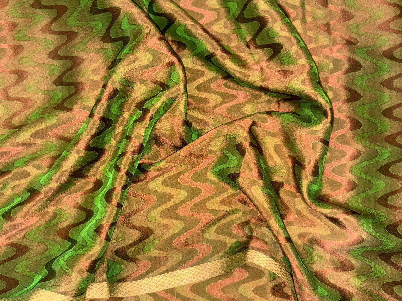 100% Silk Crepe Jacquard Fabric – Two-Tone Finish in Teal,Navy & Green/Burgundy & Red/Gold  44” Wide  16 Momme [18369/70/71]