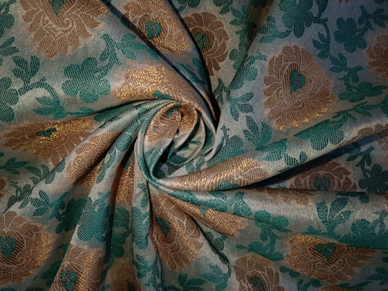 Spun Brocade Fabric Ivory,Green & Metallic Gold color 44" wide BRO226[2]