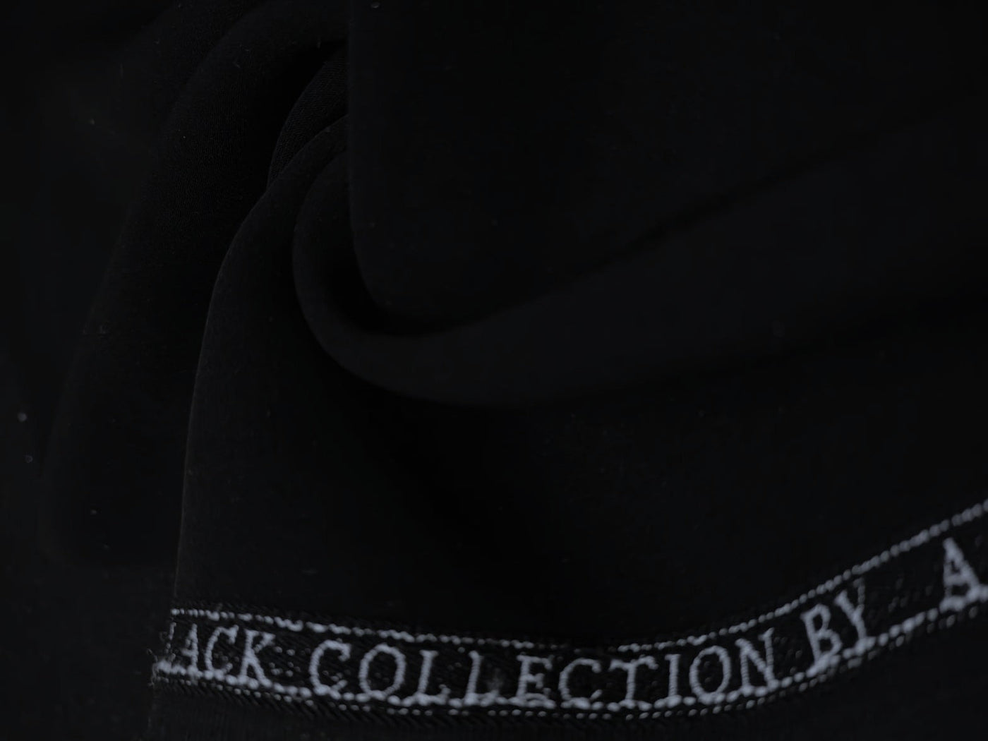 Polyester  390 gsm heavy polyester from Alberto Ghitti Italy delivers.[18346]