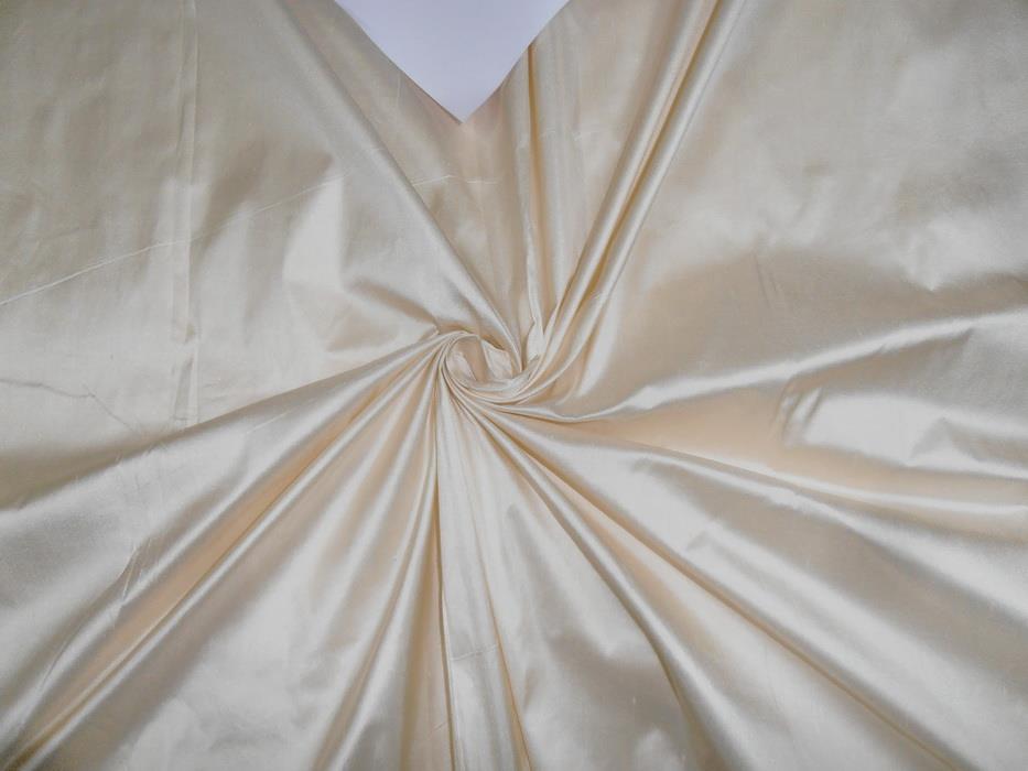 100% pure silk dupion /299 cms- light ivory color 118" wide [7988]