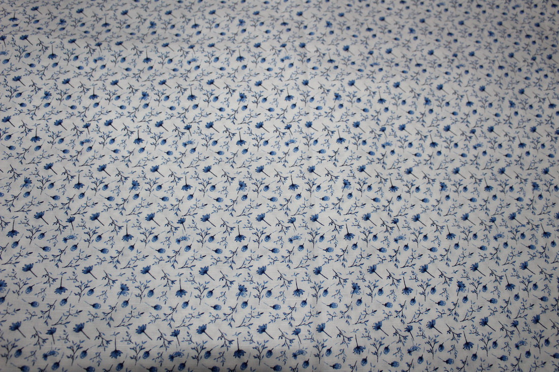 100% Linen Beautiful Ivory with Blue Floral Print Fabric 58" wide[10503]