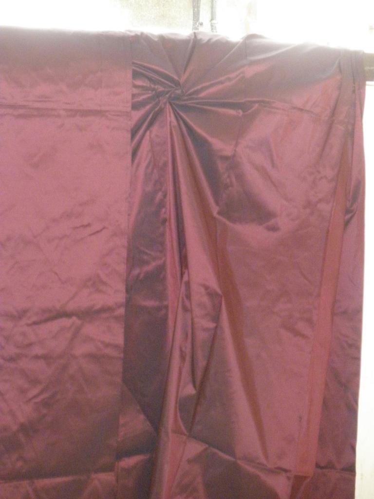 100% Pure SILK TAFFETA FABRIC Navy x Burgundy color 4.45 yards continuous piece 54" wide taf58